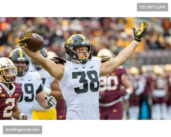 爱荷华战胜西伊利诺伊 斯蒂尔茨24分7助攻